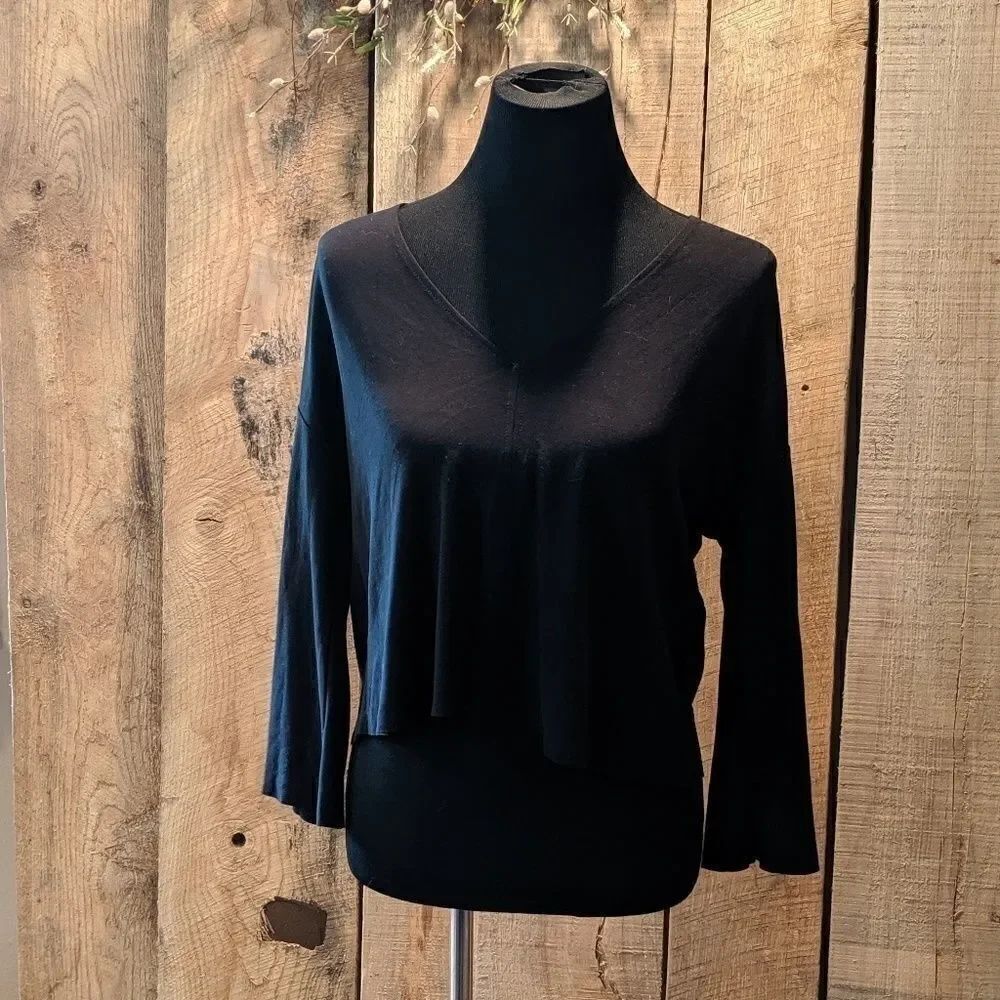 Zara w&b collection black v neck top medium